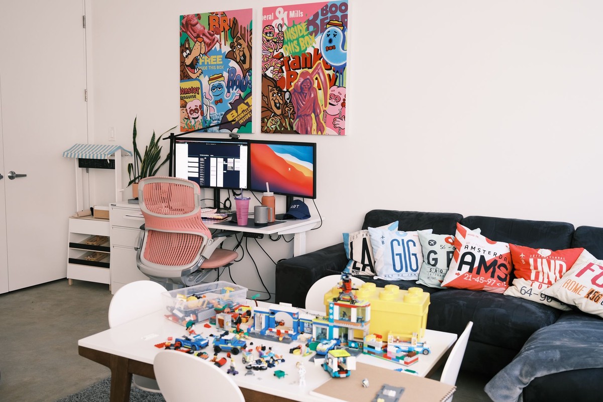 Amy Schwartz's workspace — photo 6