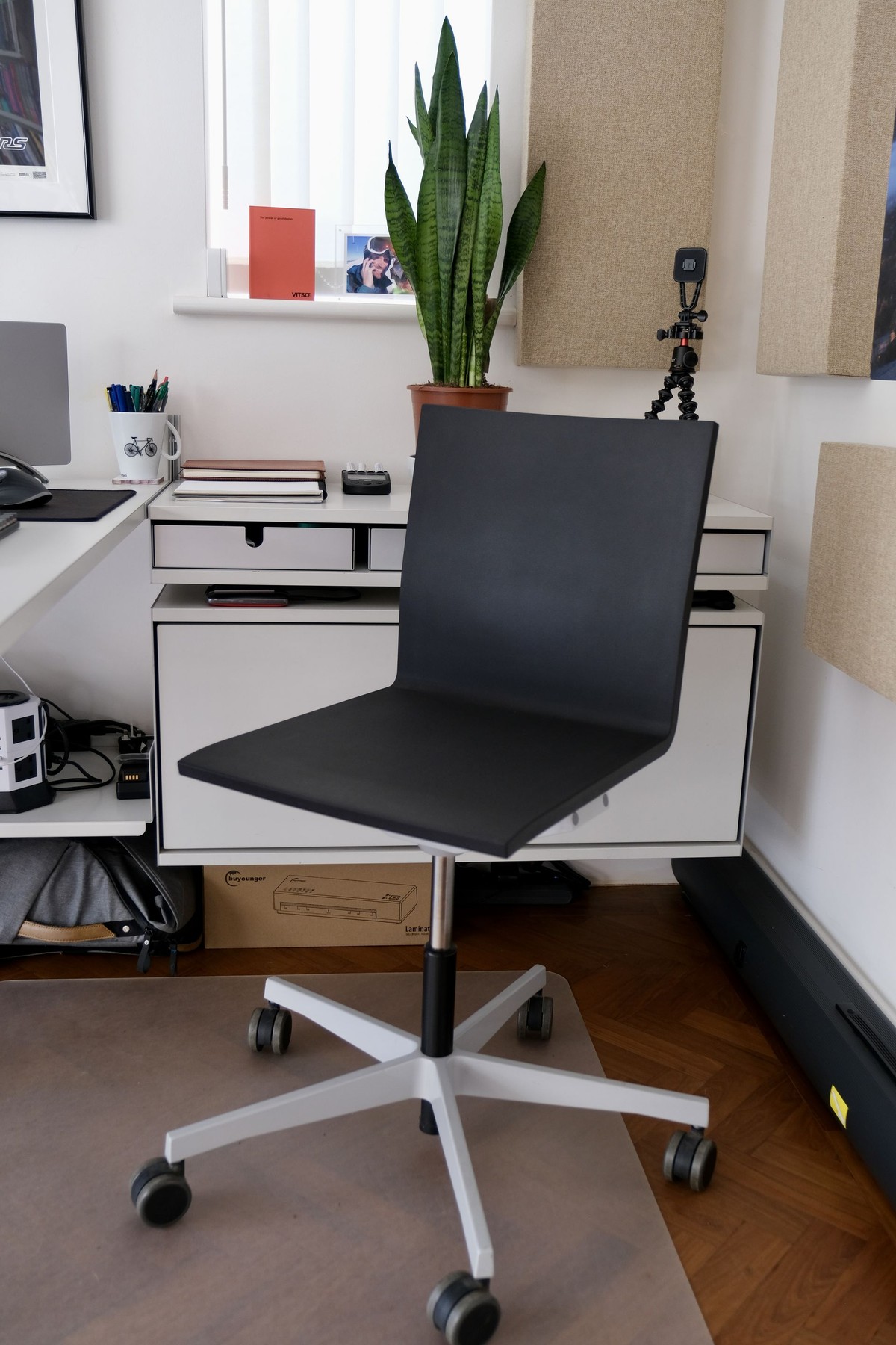 Mark Phillips's workspace — photo 5