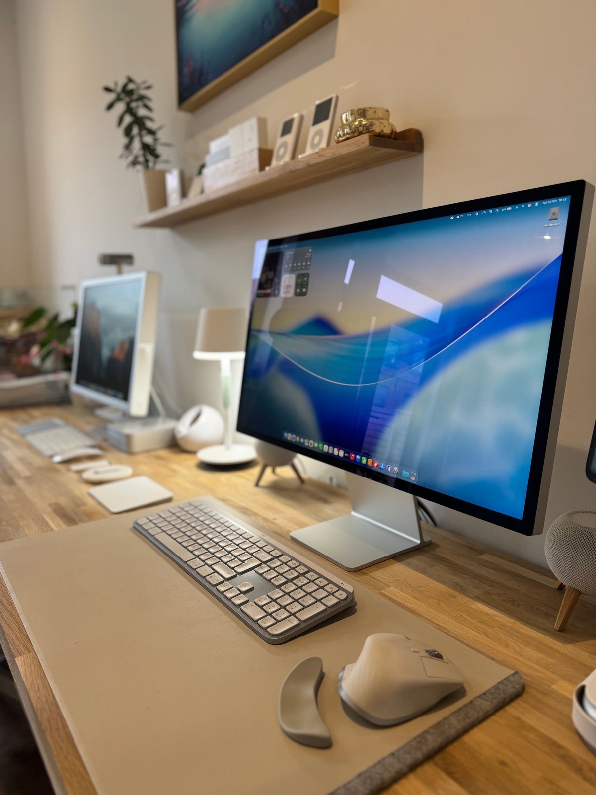 James May's workspace — photo 3