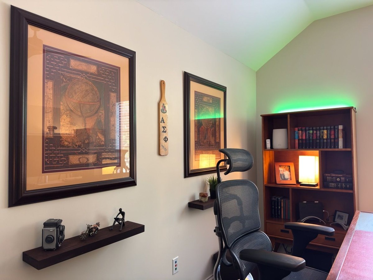 Kenneth Gudz's workspace — photo 3