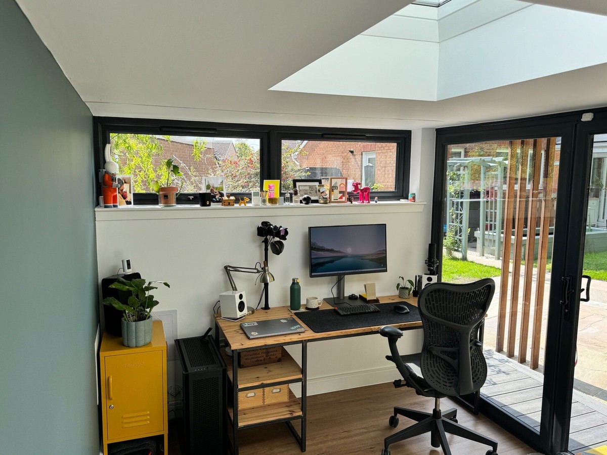 Ollie Hooper's workspace — photo 2