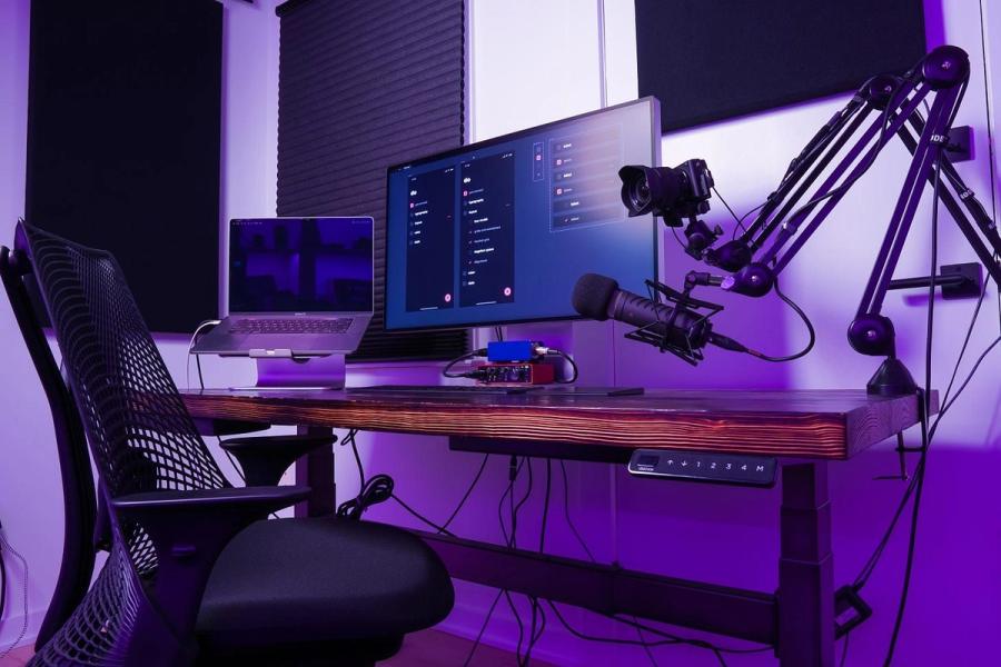 Matt D. Smith’s desk in No. 42