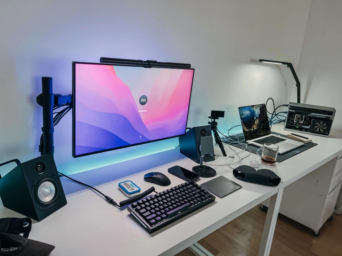 Aaron Ng's workspace — photo 3