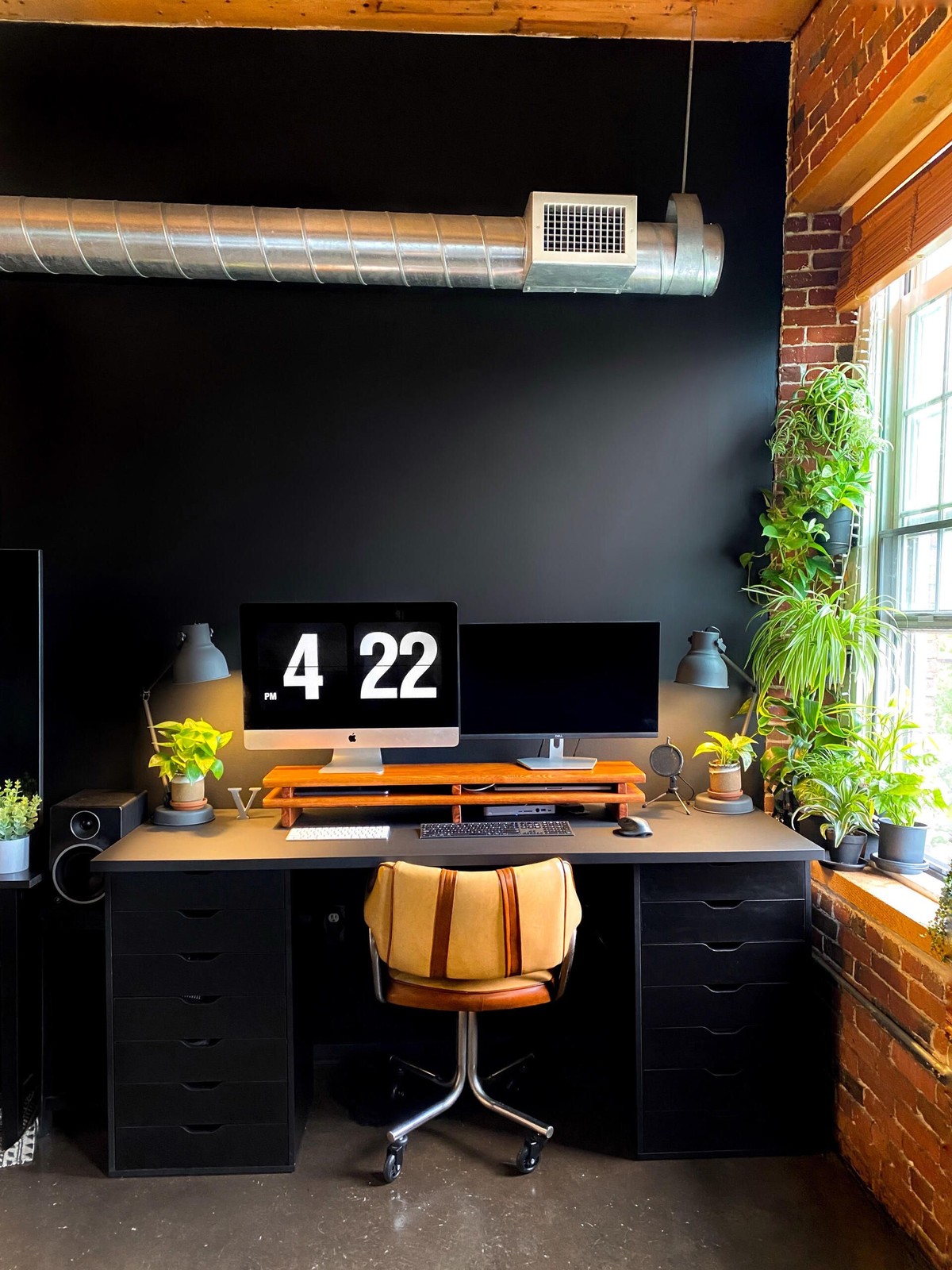 Vee Talbert's workspace — photo 2