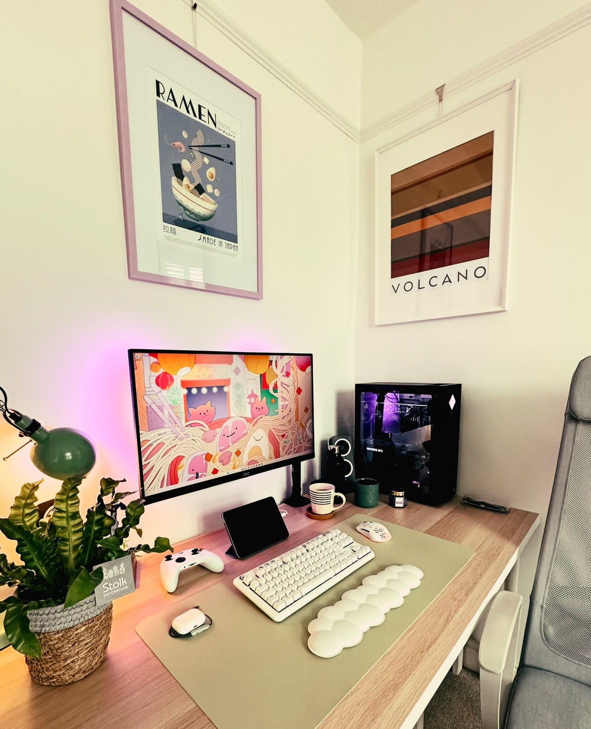 Richard Hodson's workspace — photo 2
