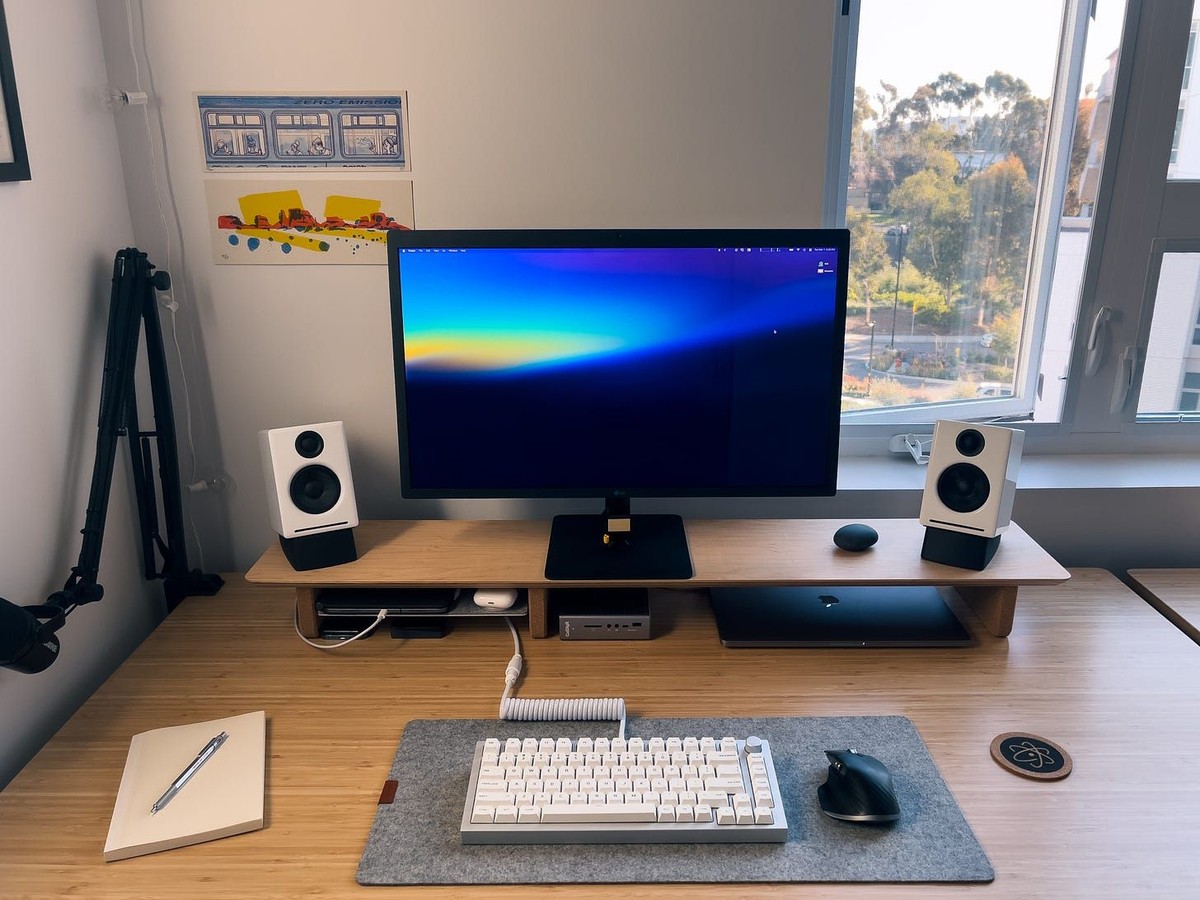 Gavin Nelson's workspace — photo 2