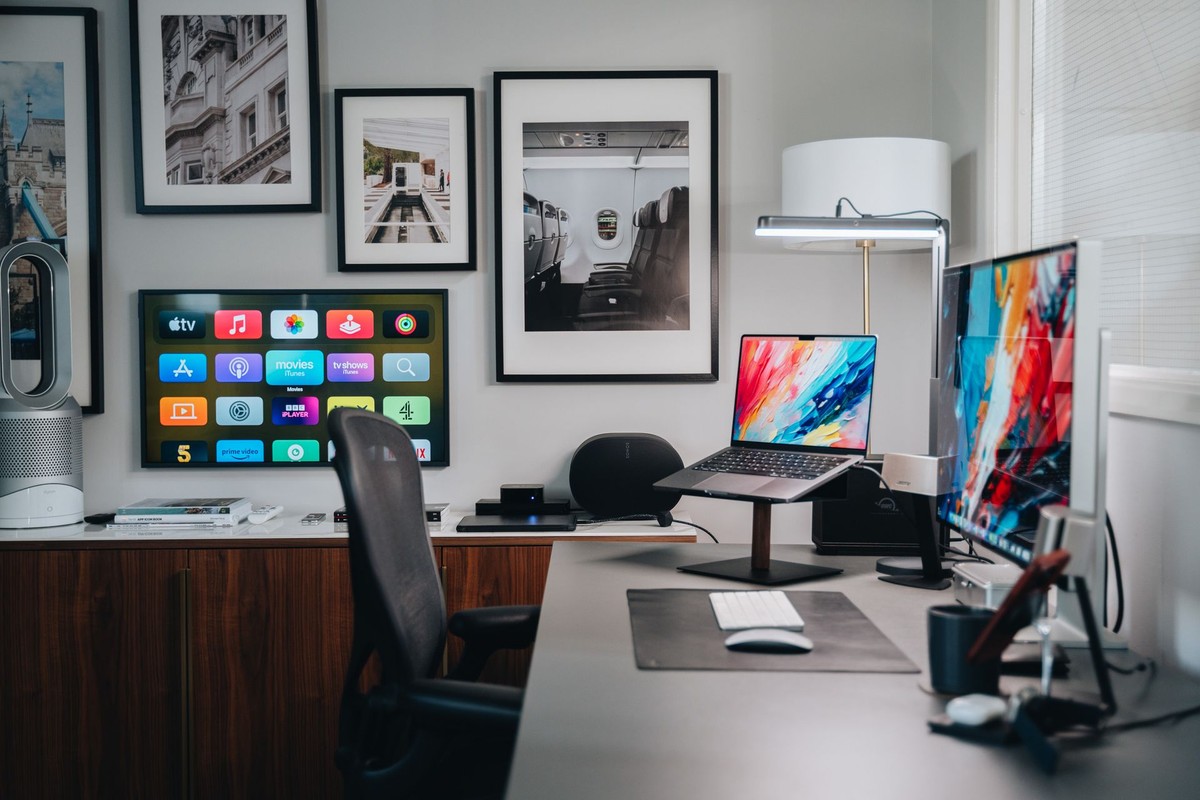 Oliur's workspace — photo 4