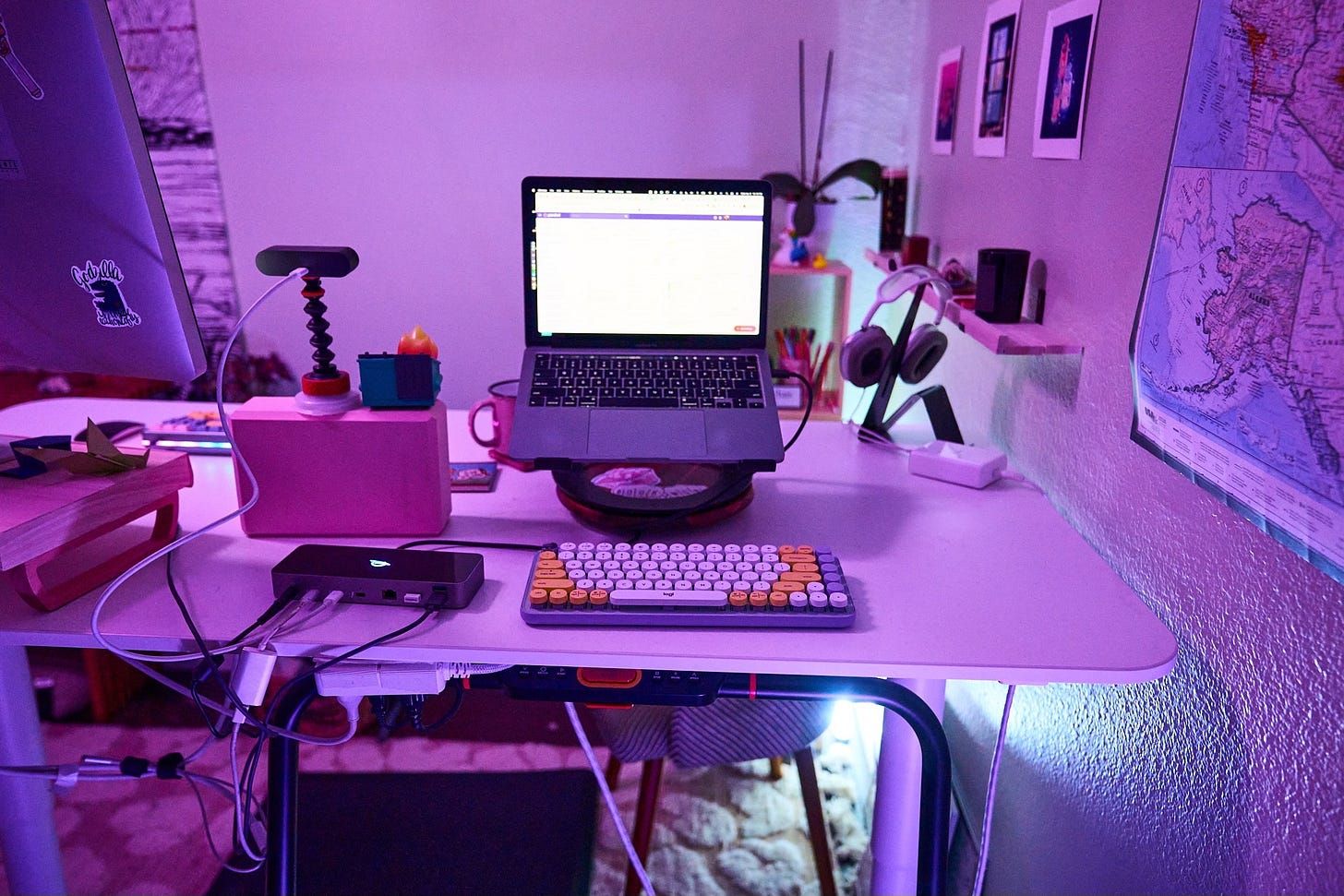 Aviva Pinchas's workspace