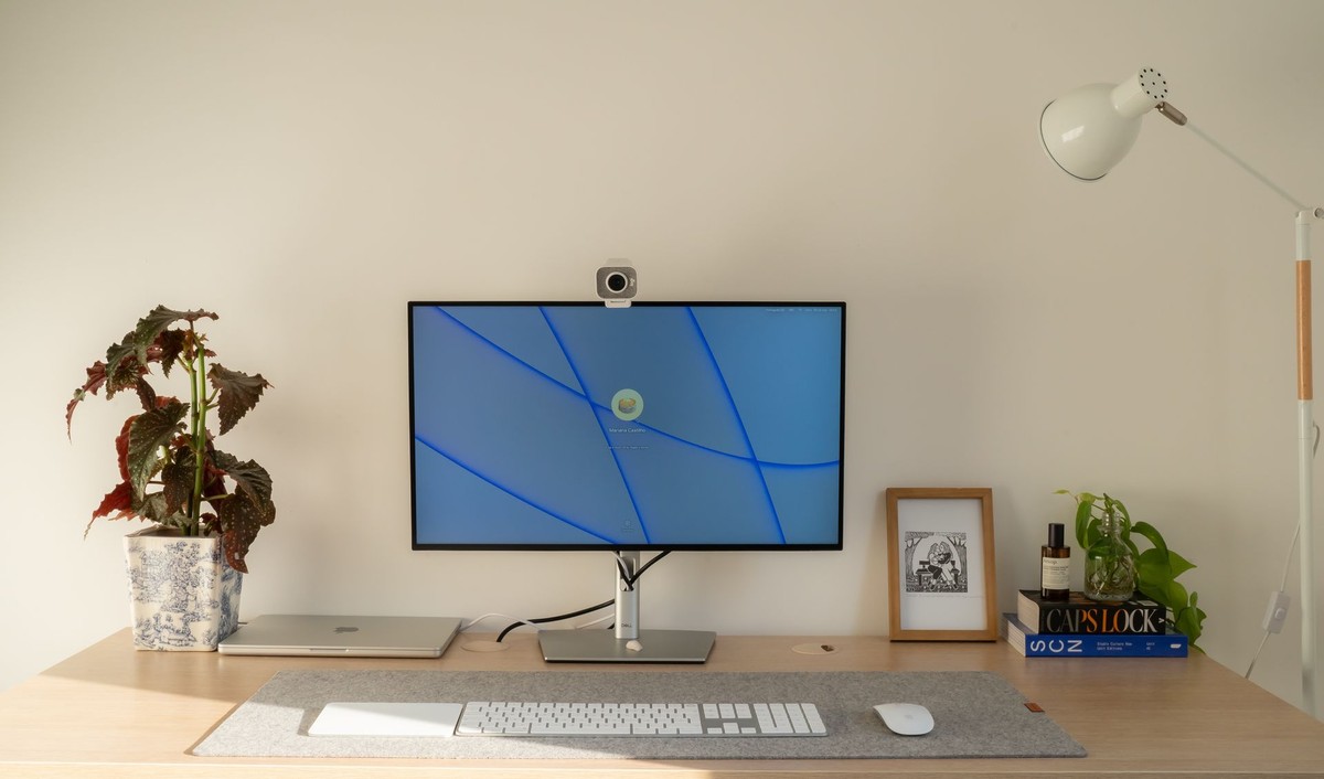 Mariana Castilho's workspace