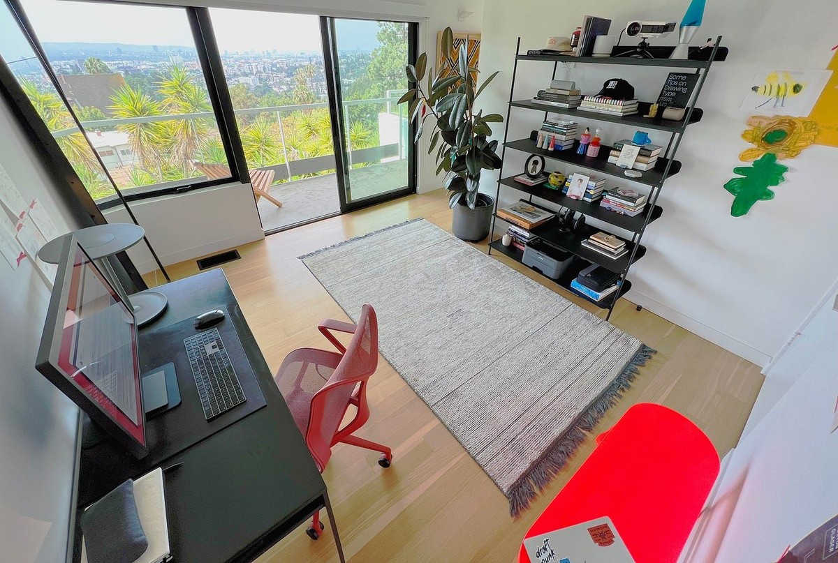 Allan Grinshtein's workspace — photo 3