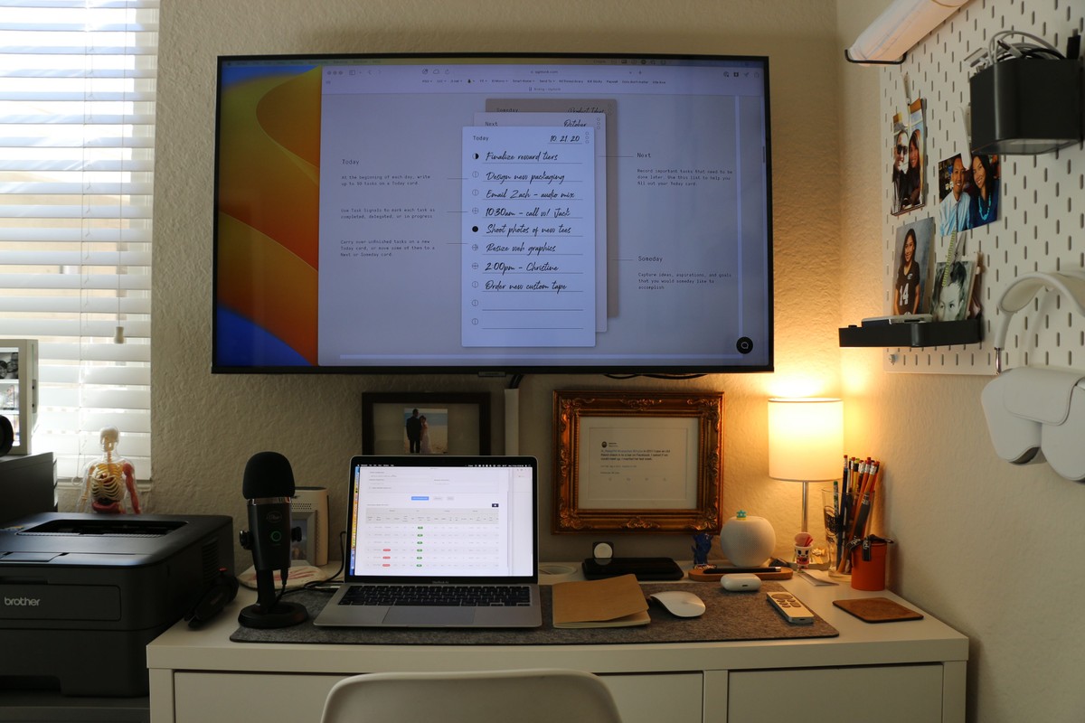 Jay Torres's workspace — photo 3