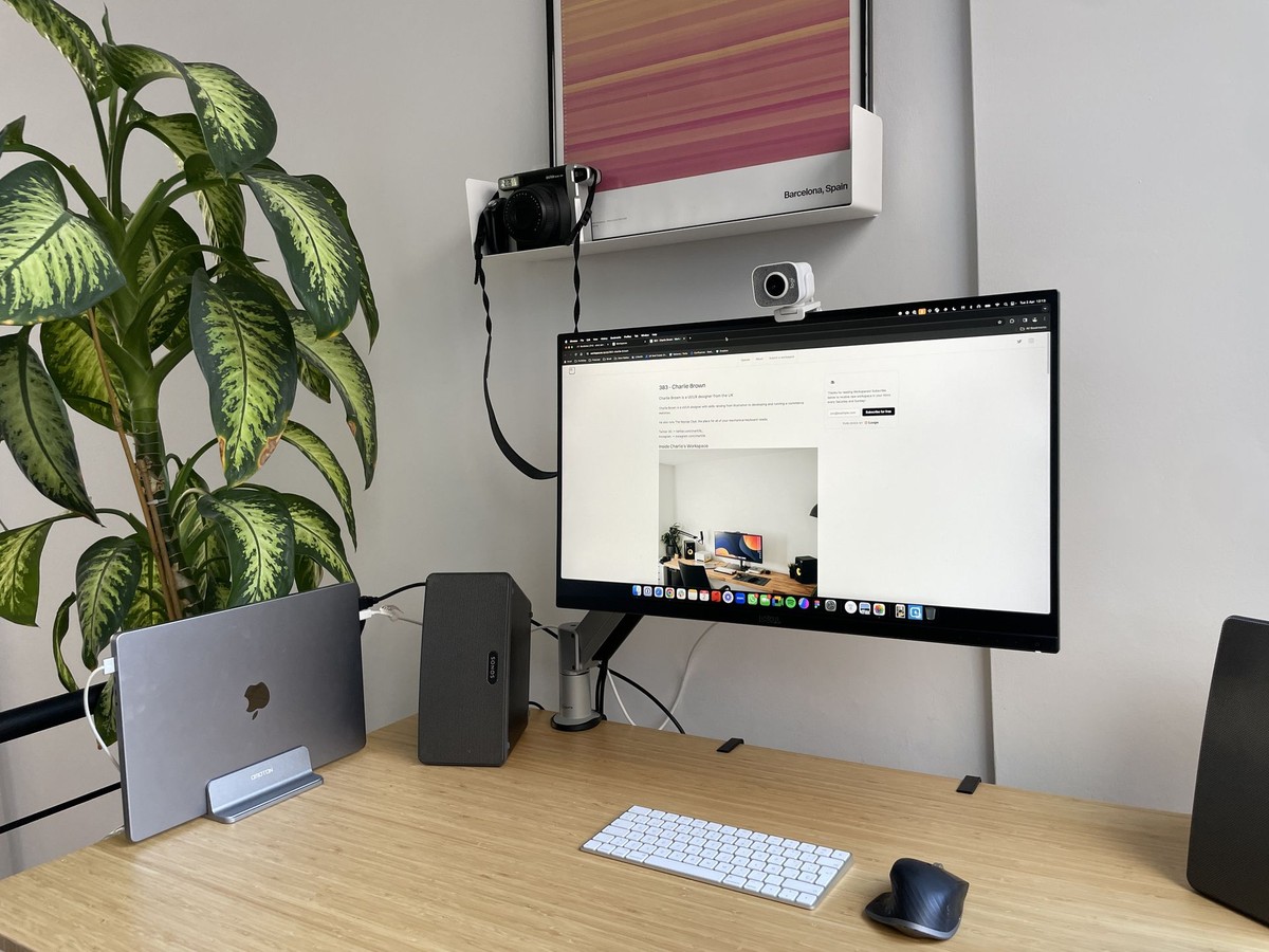 Alvar Sans's workspace — photo 4