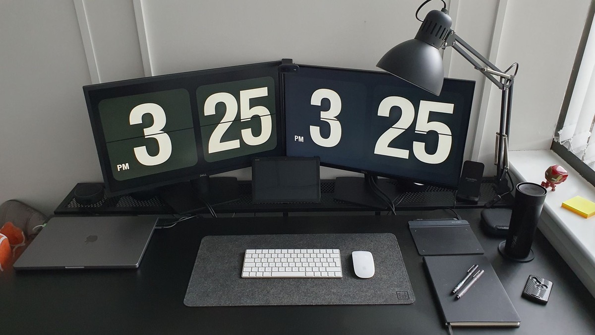 Daniel-Lynval Sydney's workspace — photo 3