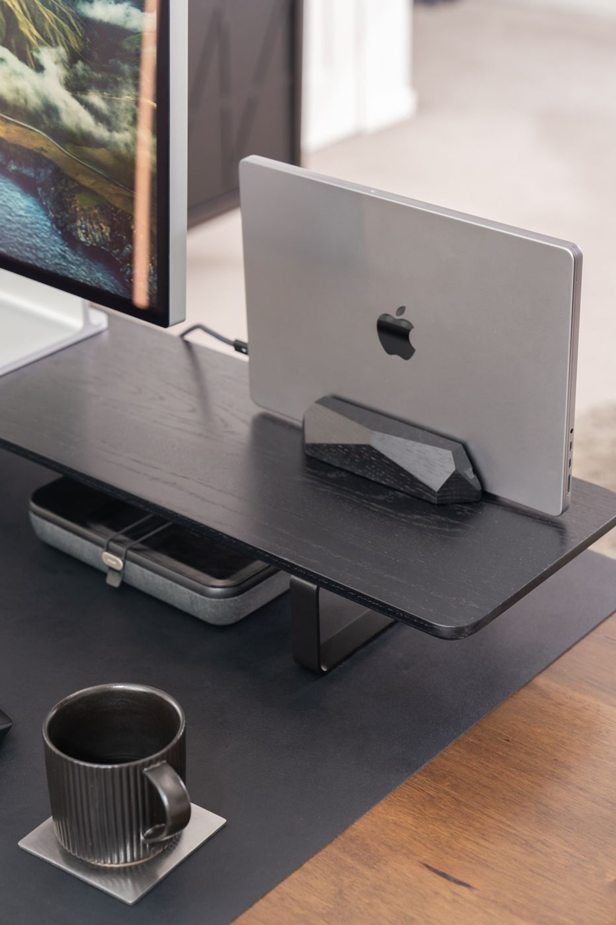Kirk Mihelakos's workspace — photo 4