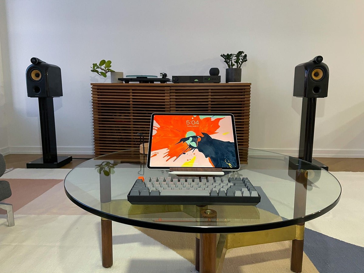 Riley Tomasek's workspace — photo 4