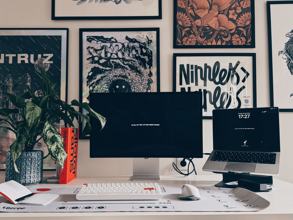 Alex Szczurek's workspace — photo 6