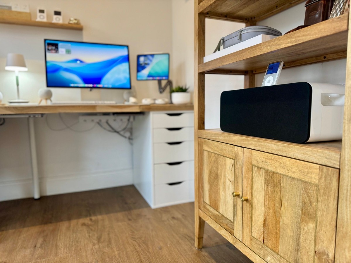 James May's workspace — photo 6