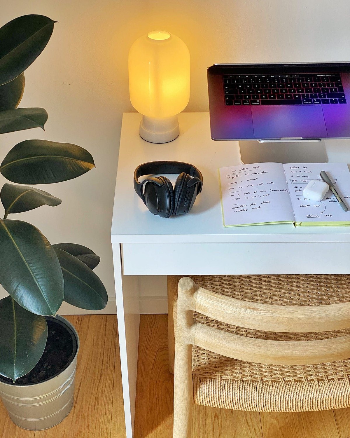 Bryn Taylor's workspace — photo 2