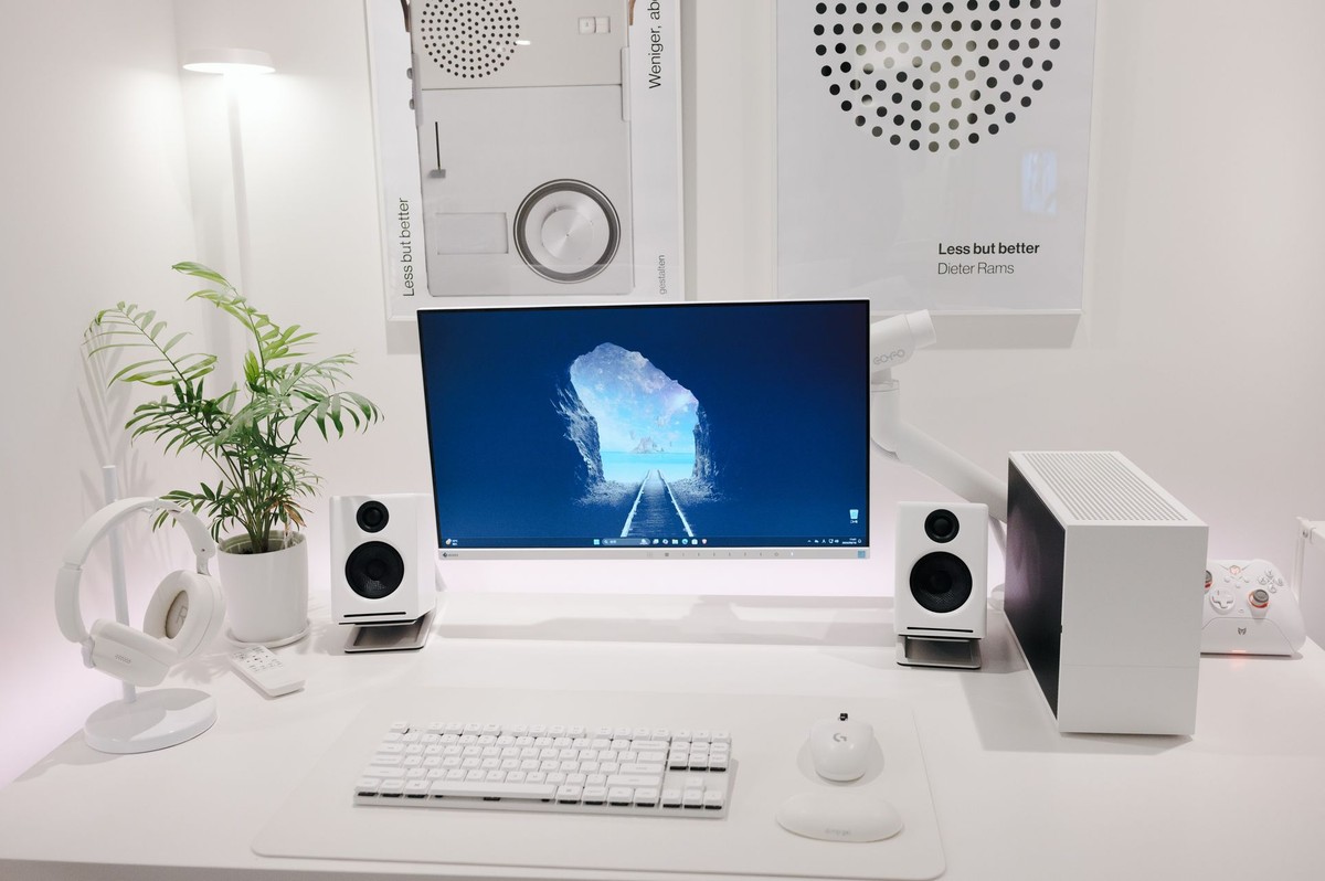 Tadashi Butsuzaki's workspace — photo 9