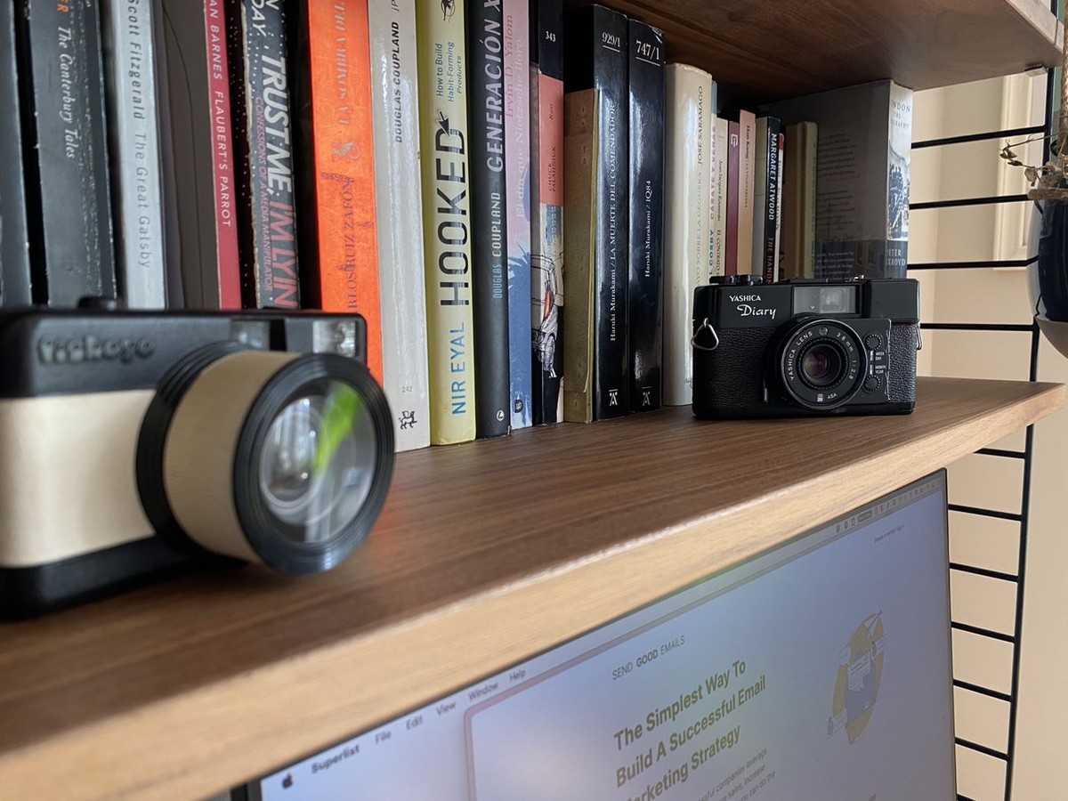 David Bustos's workspace — photo 4