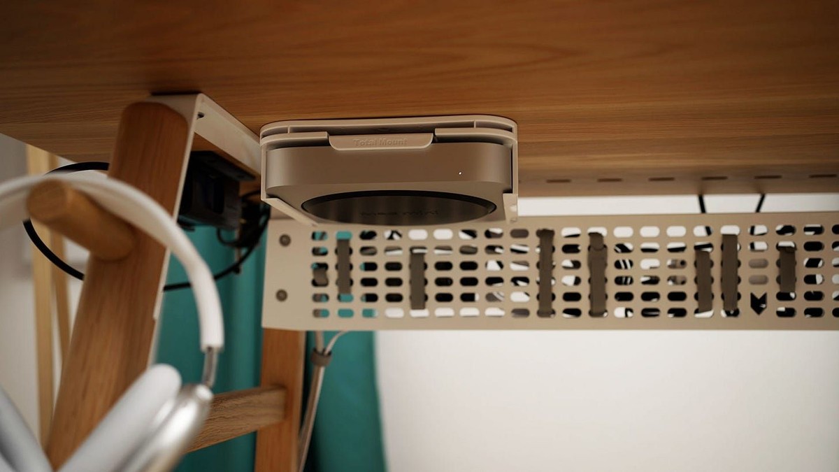 Adam Elmore's workspace — photo 7