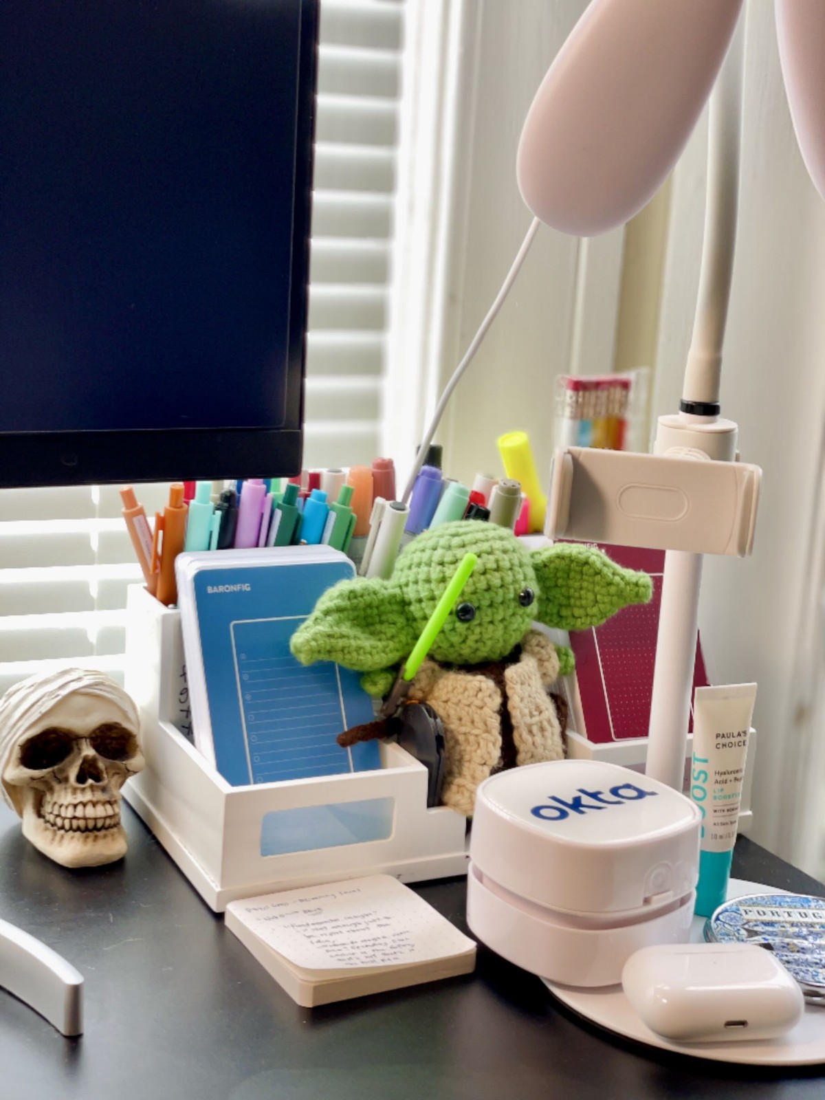 Meesh Lin's workspace — photo 5