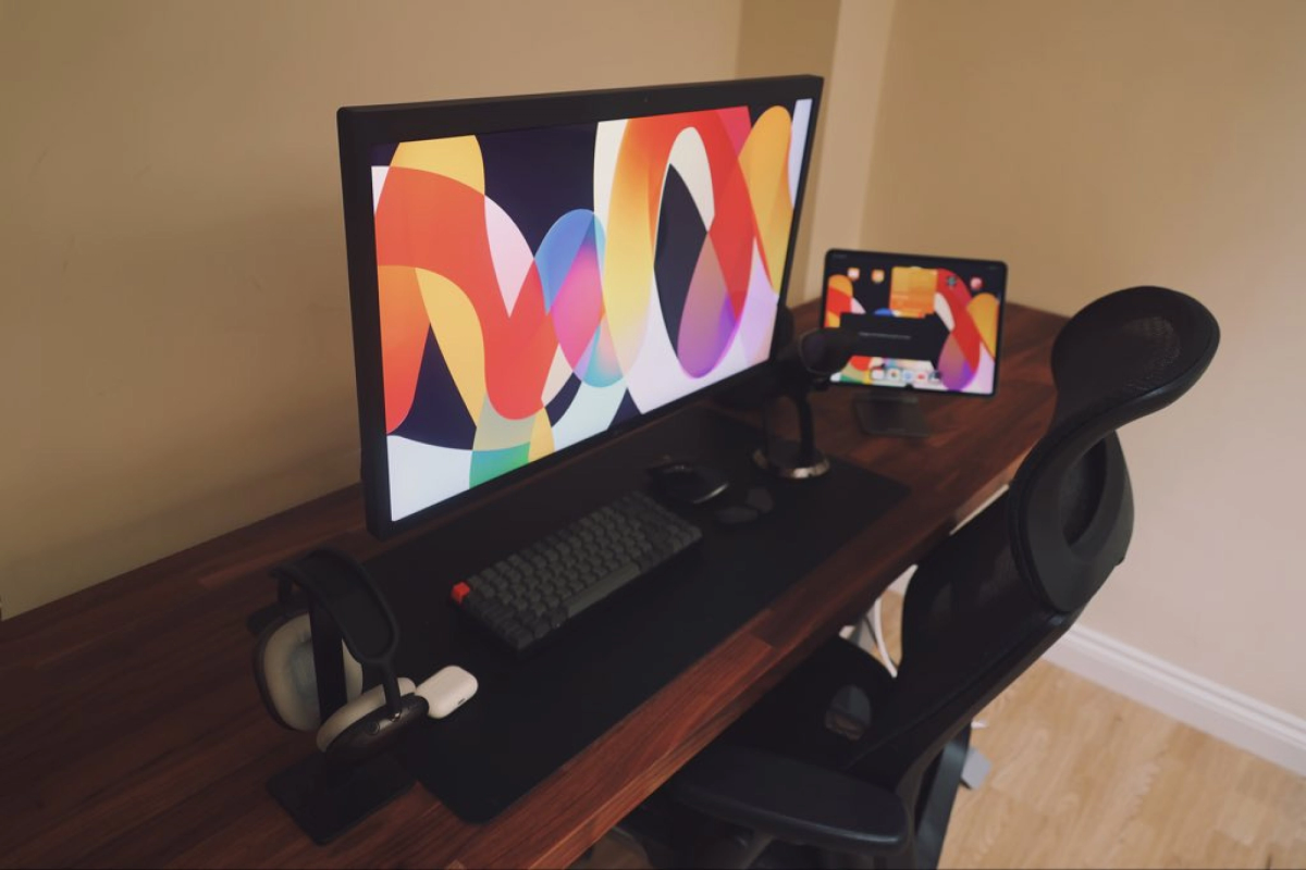 Kyler Phillips's workspace — photo 5