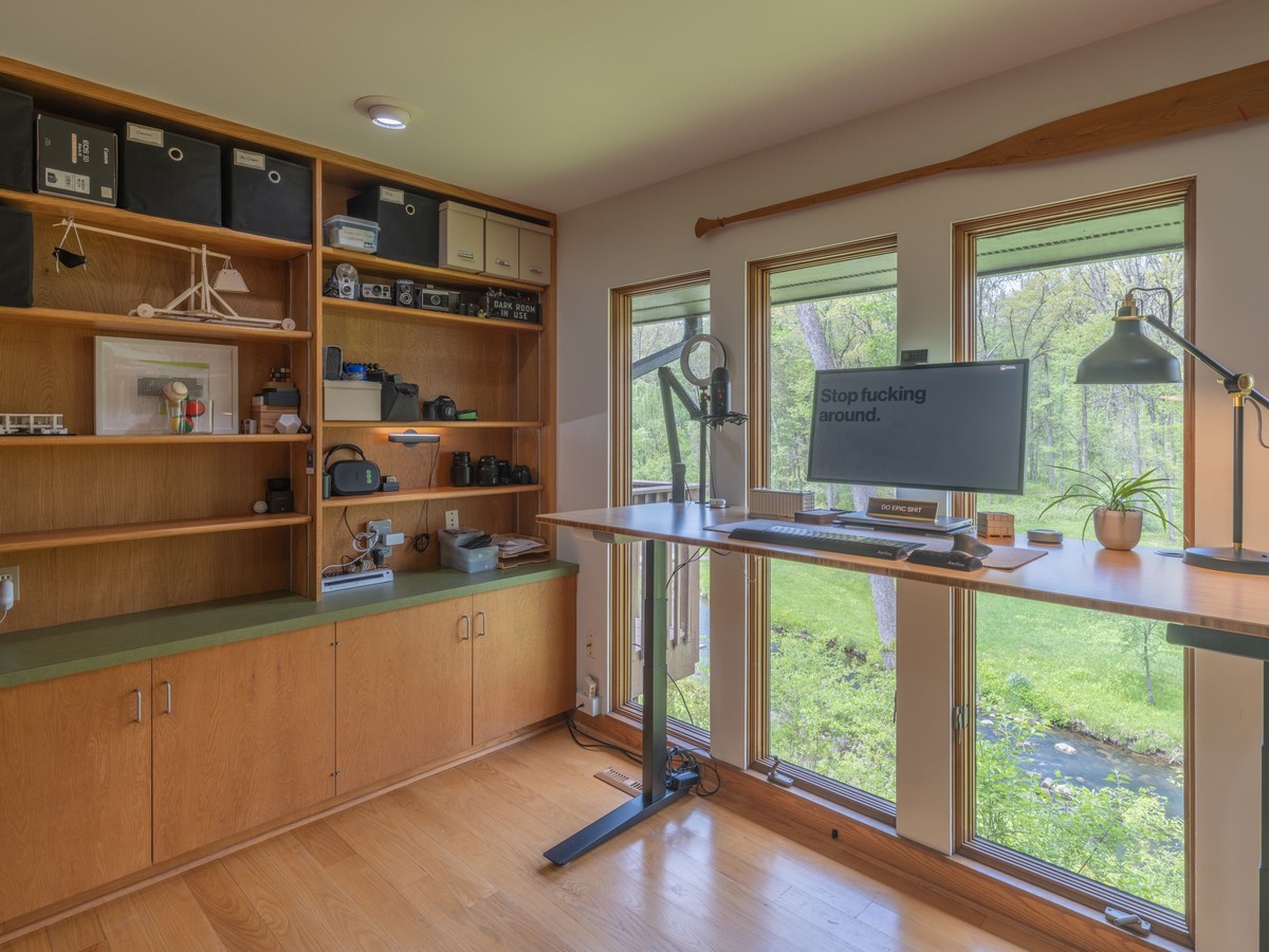 Peter Baker's workspace — photo 3