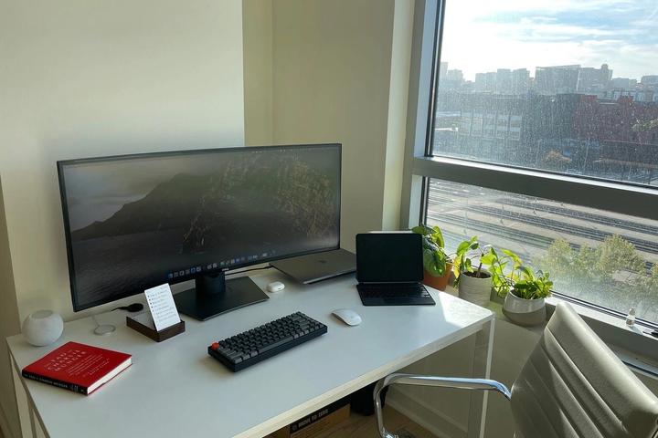 Presh Dineshkumar’s workspace