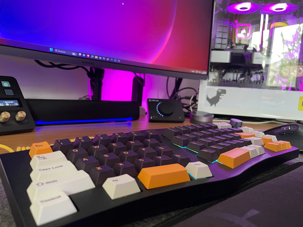 Carlos Azaustre's workspace — photo 4