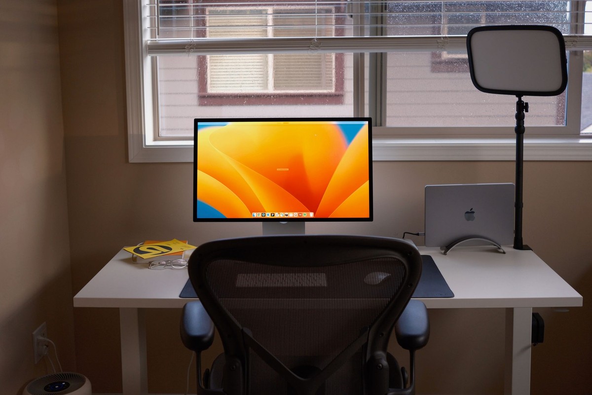 Guillermo Becerra's workspace — photo 5