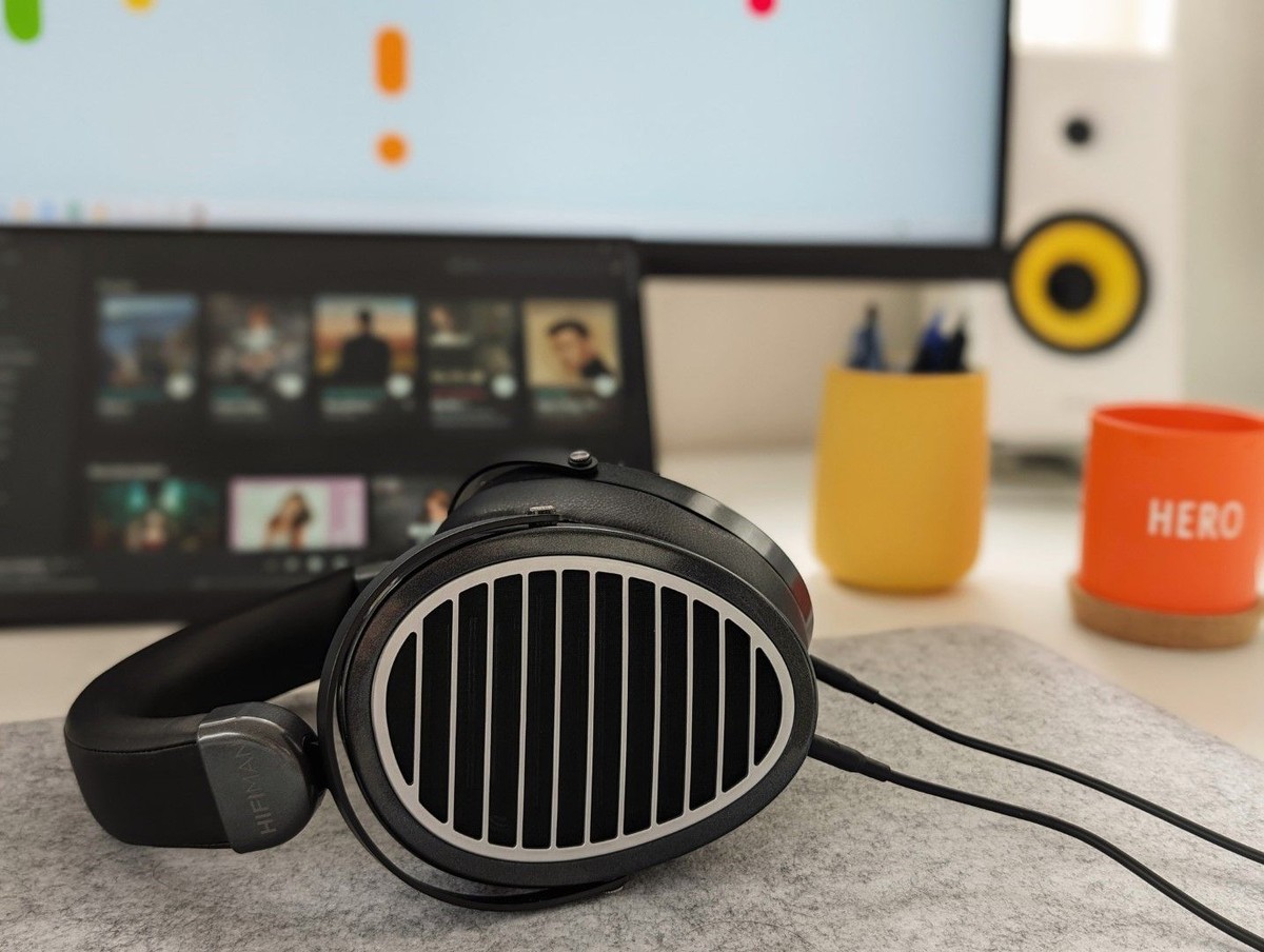 Lars's workspace — photo 9