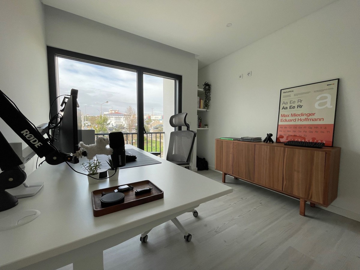 Nelson Batalha's workspace — photo 8