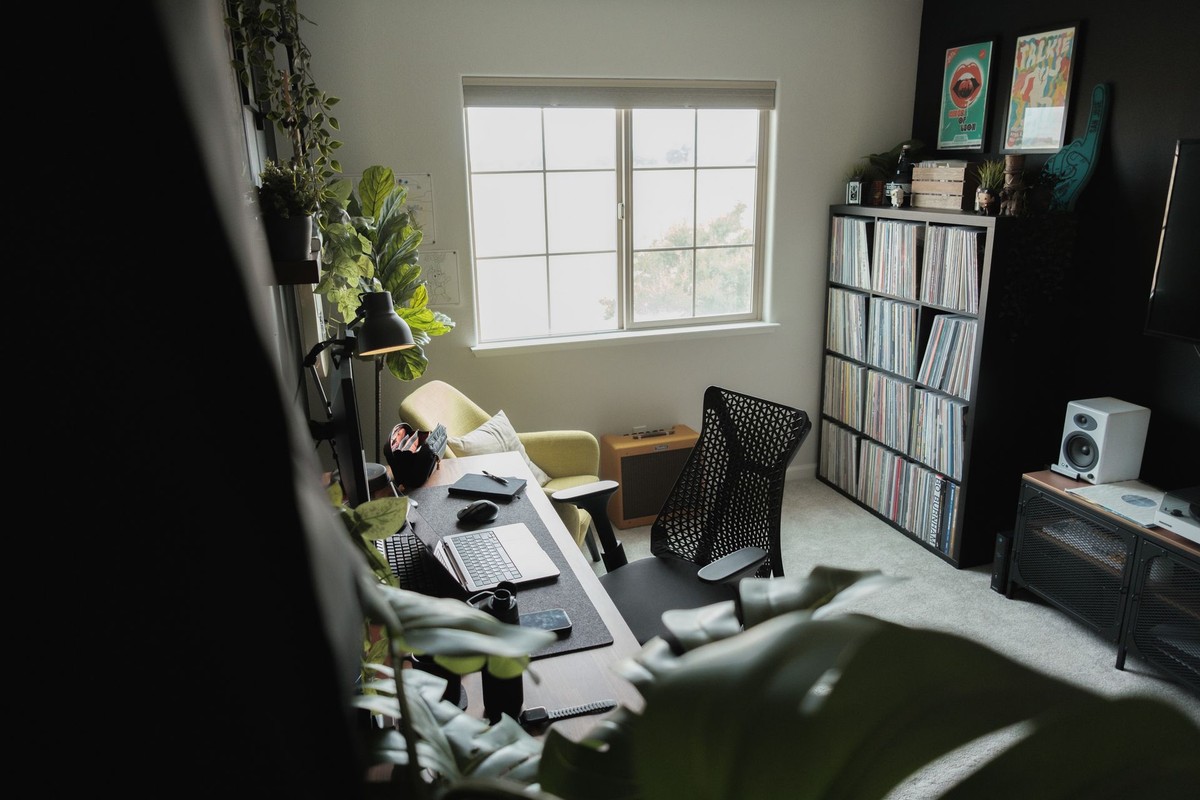Dan Otis's workspace — photo 12