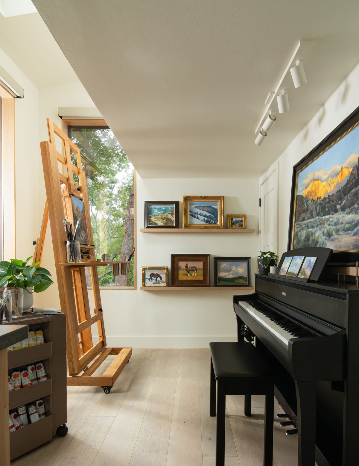 Isaac French's workspace — photo 10