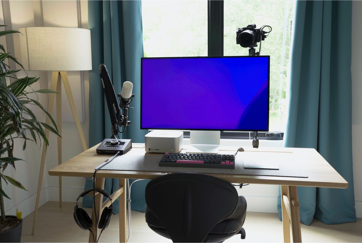 Adam Elmore's workspace — photo 2