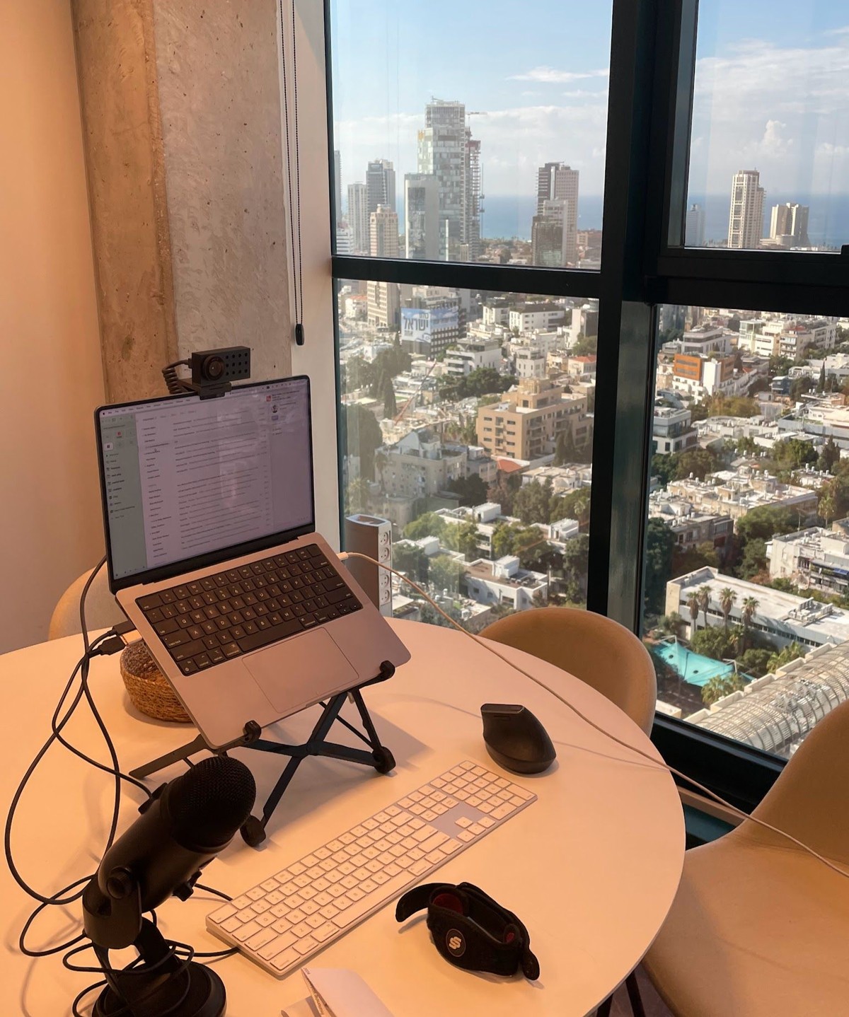Ben Lang's workspace — photo 5