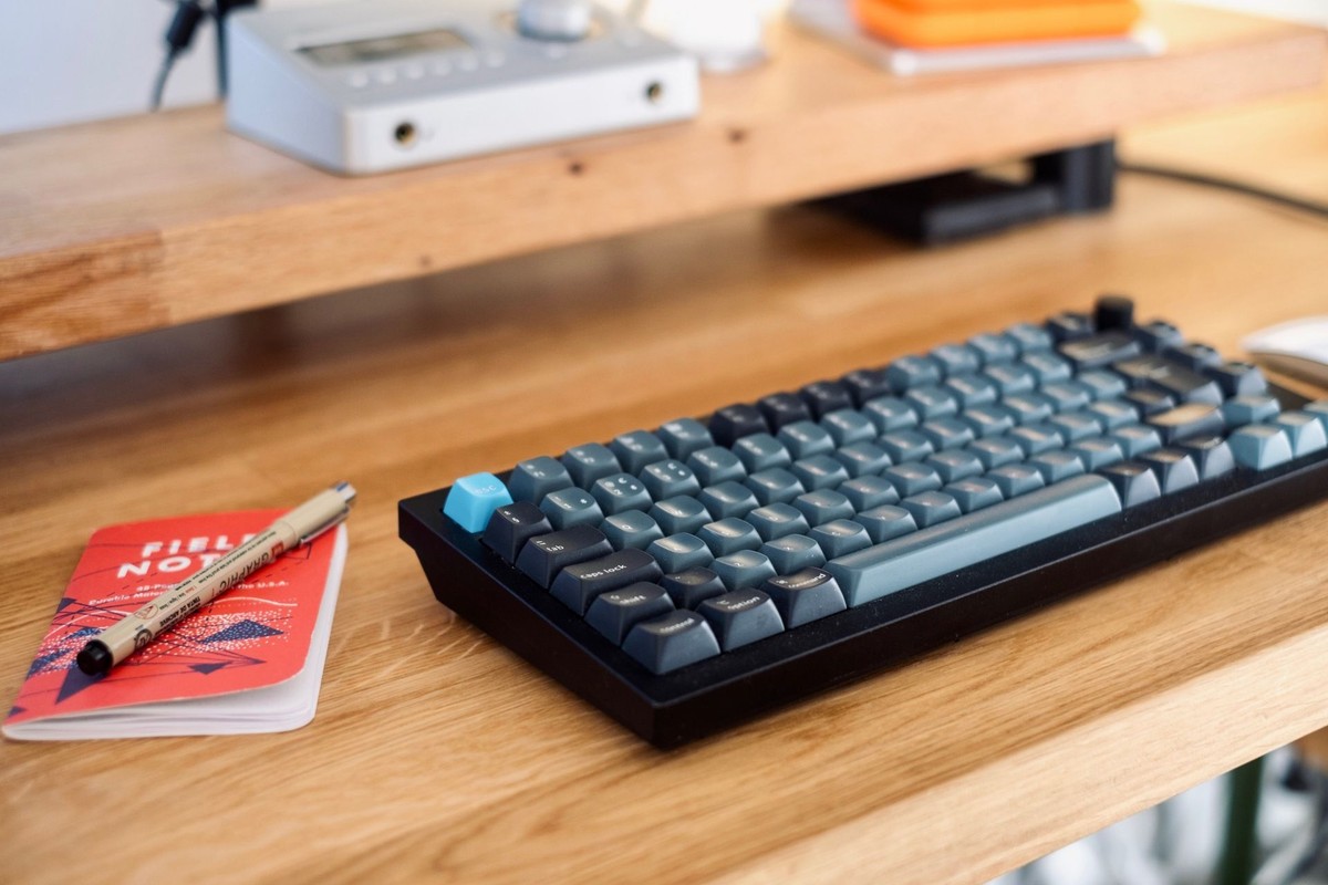 Tom Ellis's workspace — photo 3