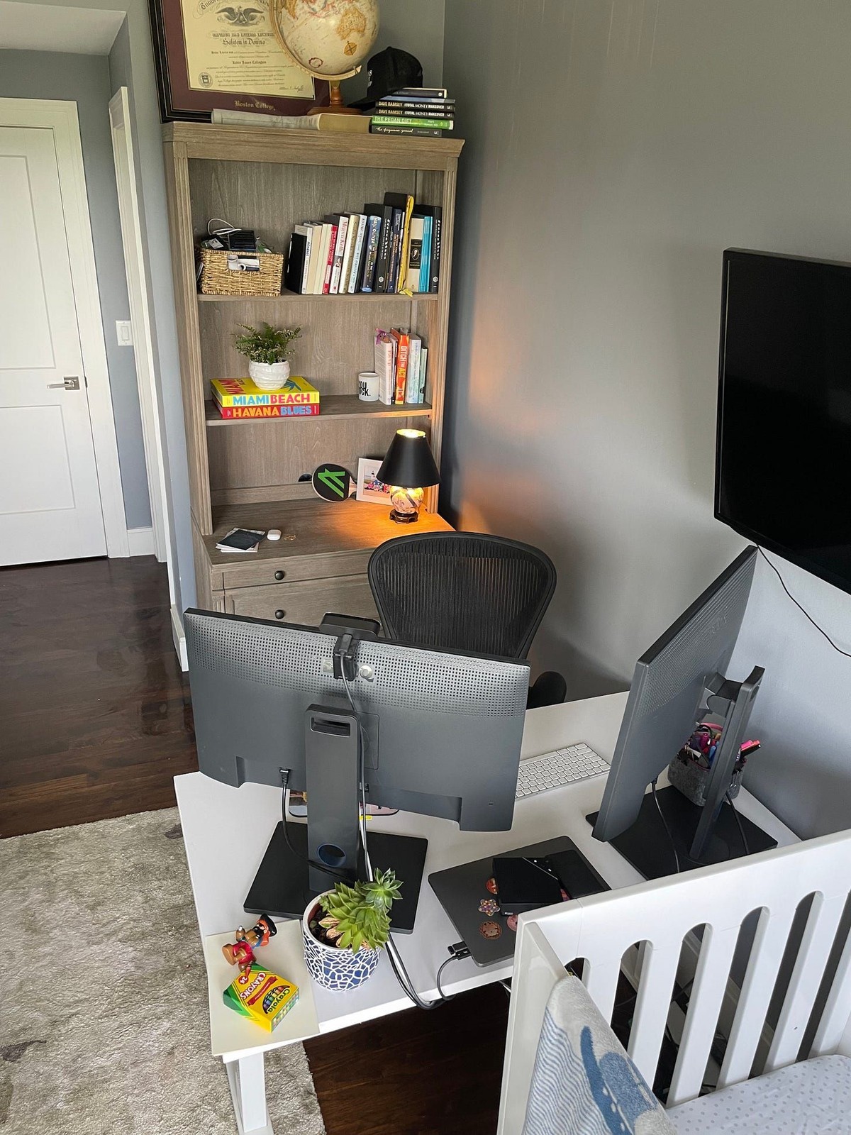Keli Callaghan's workspace — photo 2