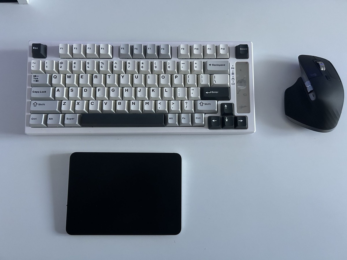 Luca Defreitas-Hansen's workspace — photo 6
