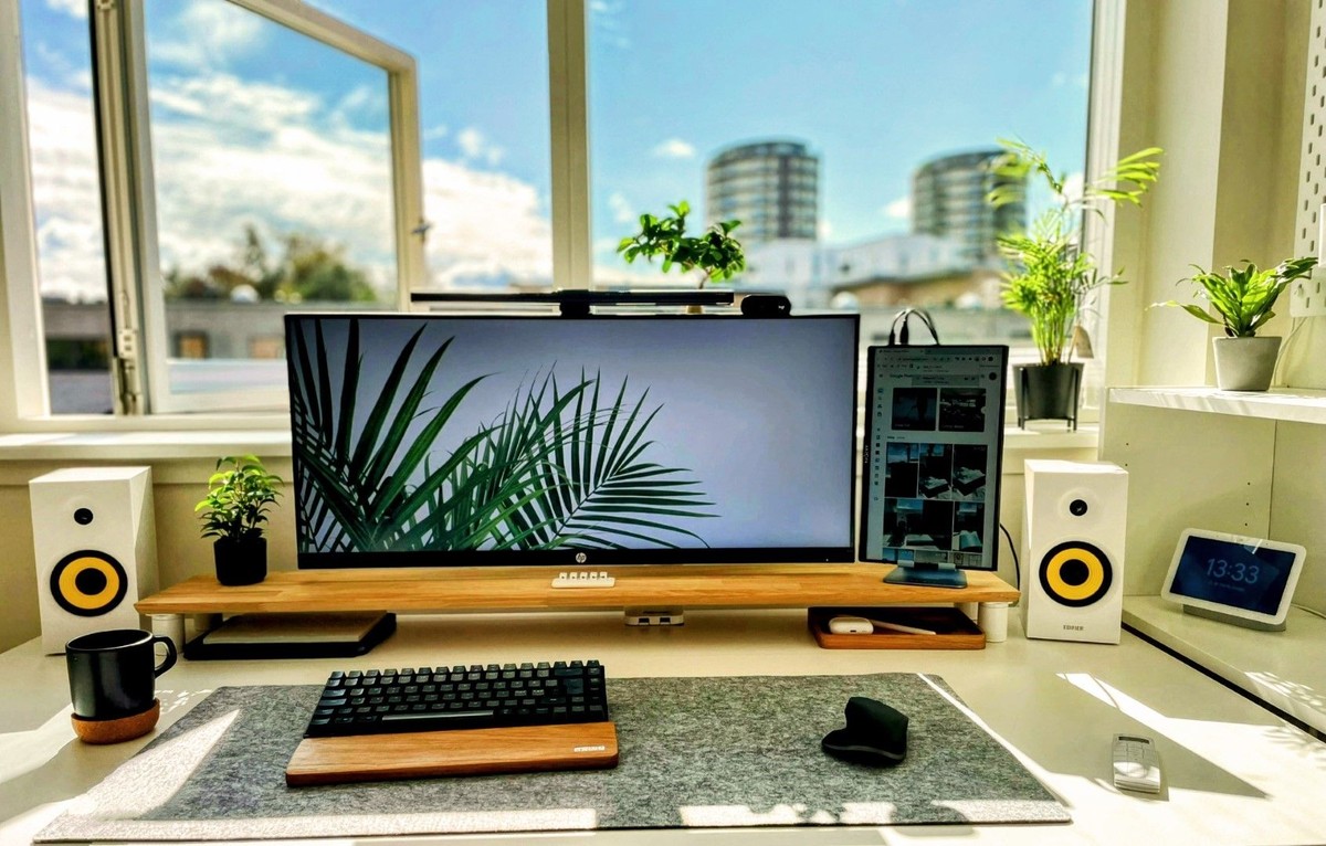 Lars's workspace — photo 2