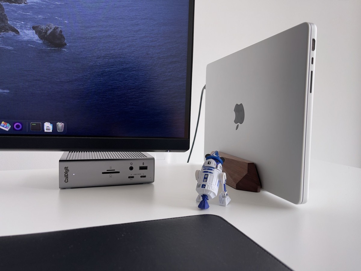 Nelson Batalha's workspace — photo 6