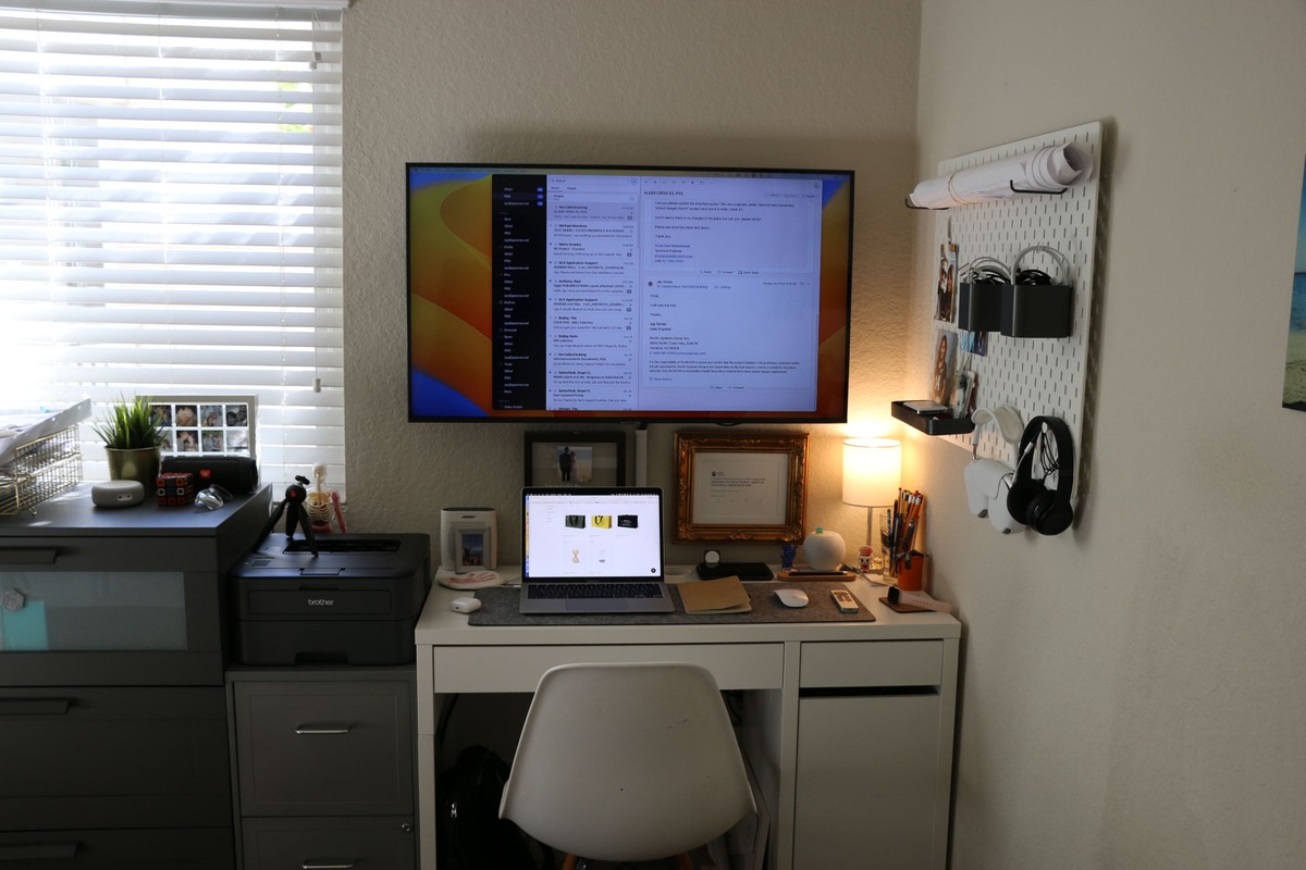 Jay Torres's workspace — photo 2