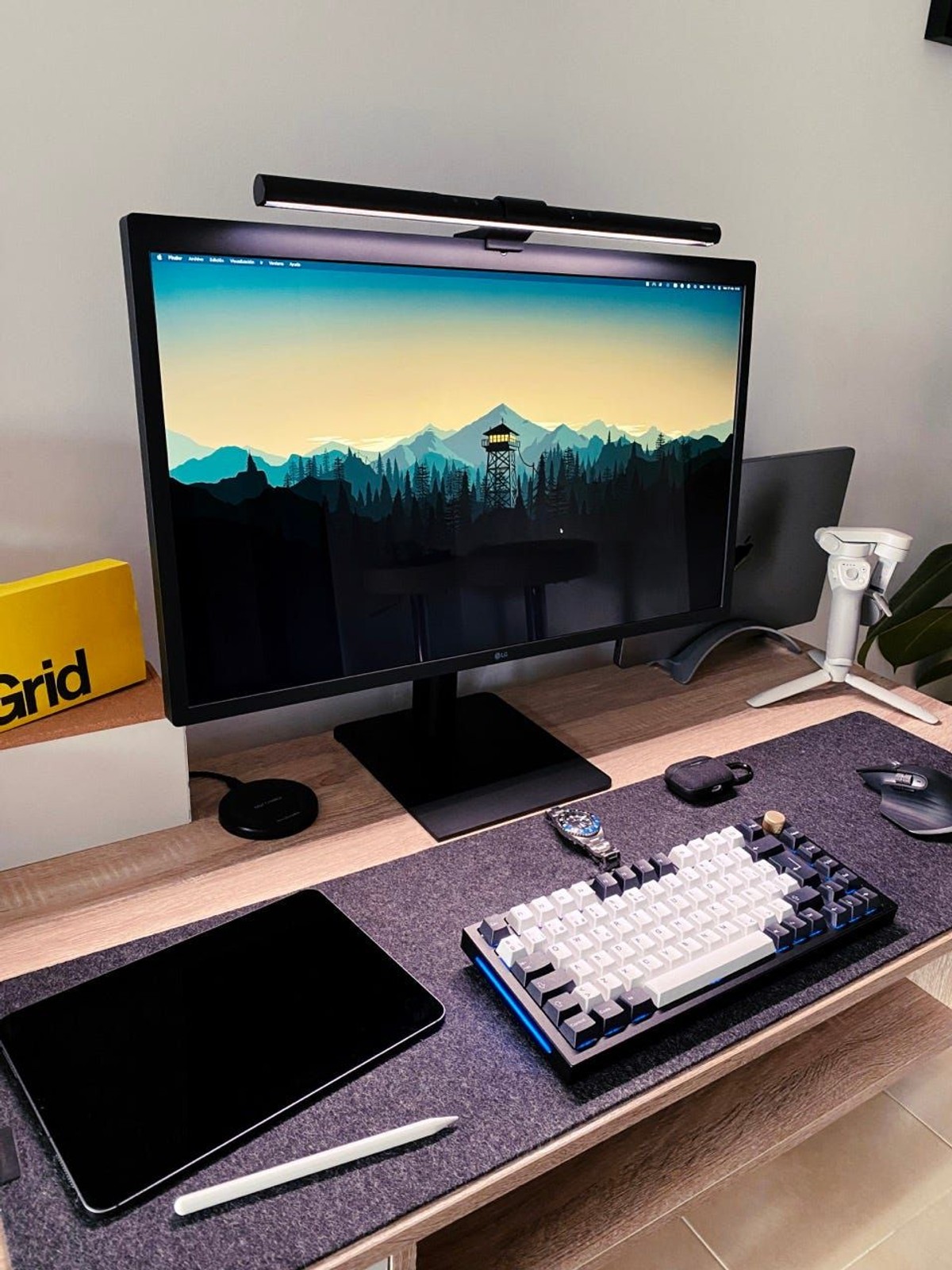 Sam Checa's workspace — photo 3