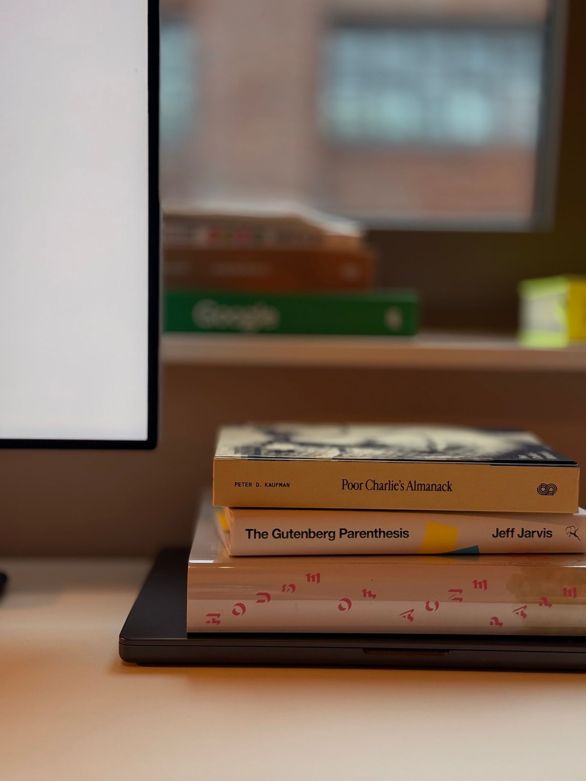 Niclas Ernst's workspace — photo 6