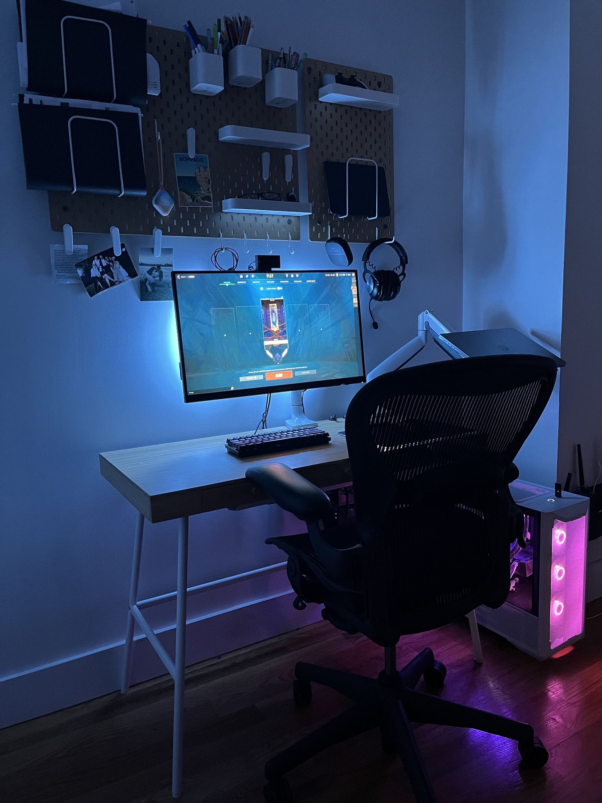 Yannick Guillemot's workspace — photo 4