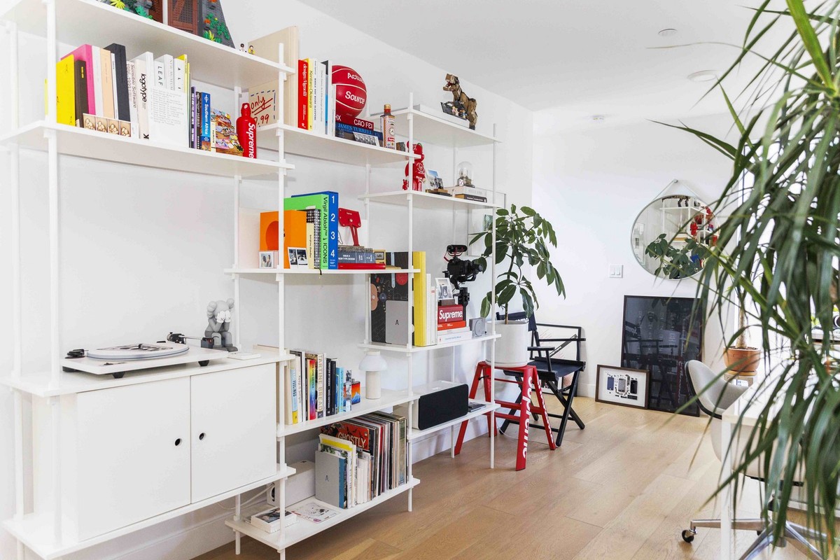 Dinesh Dave's workspace — photo 3