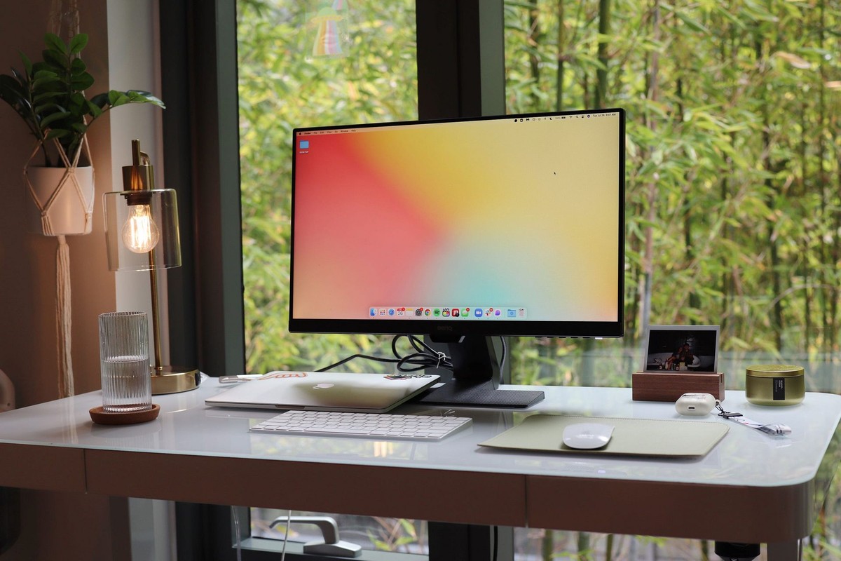 Michelle Fang's workspace — photo 2