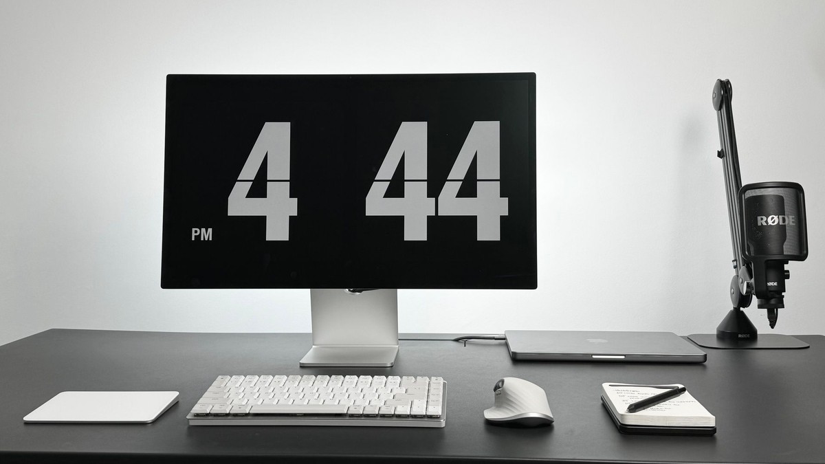 Easlo's workspace — photo 2