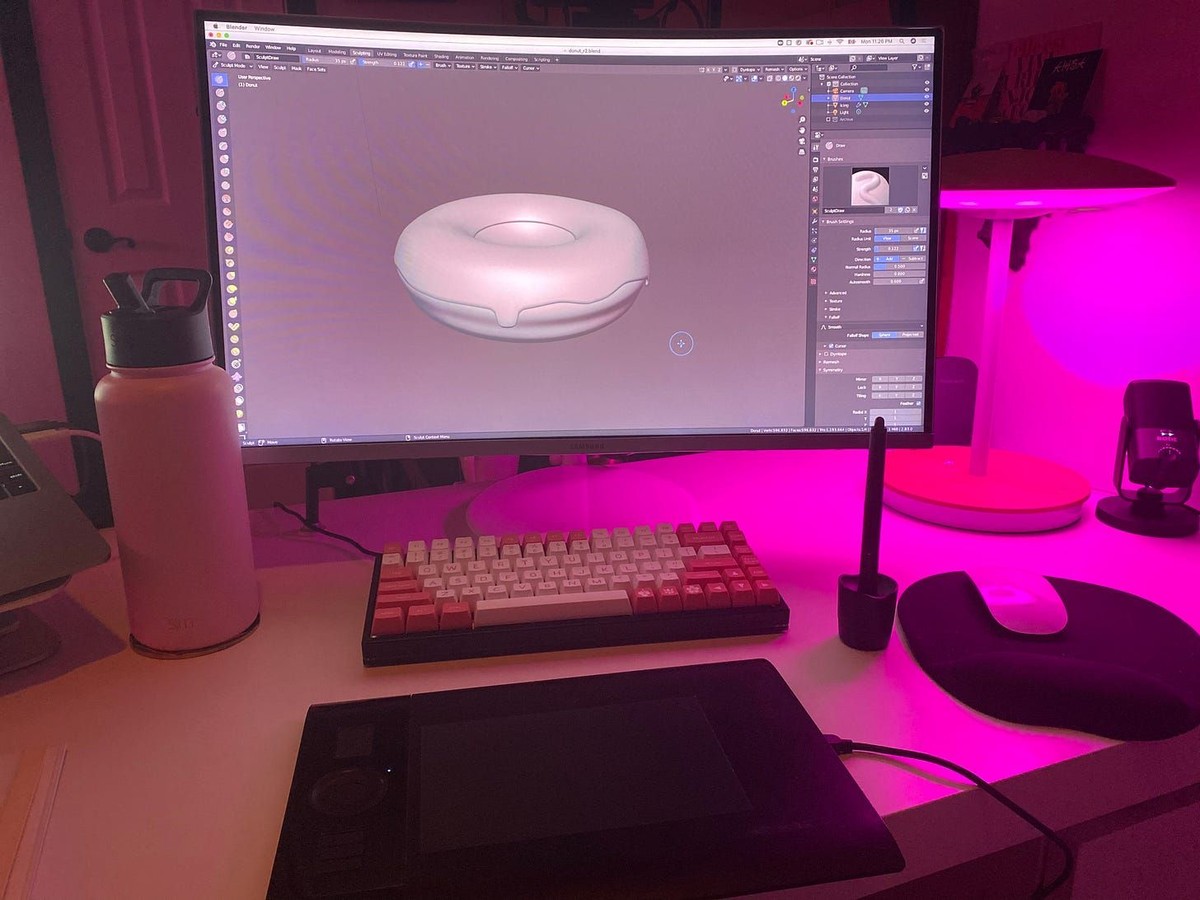 Kate Kassab's workspace — photo 6